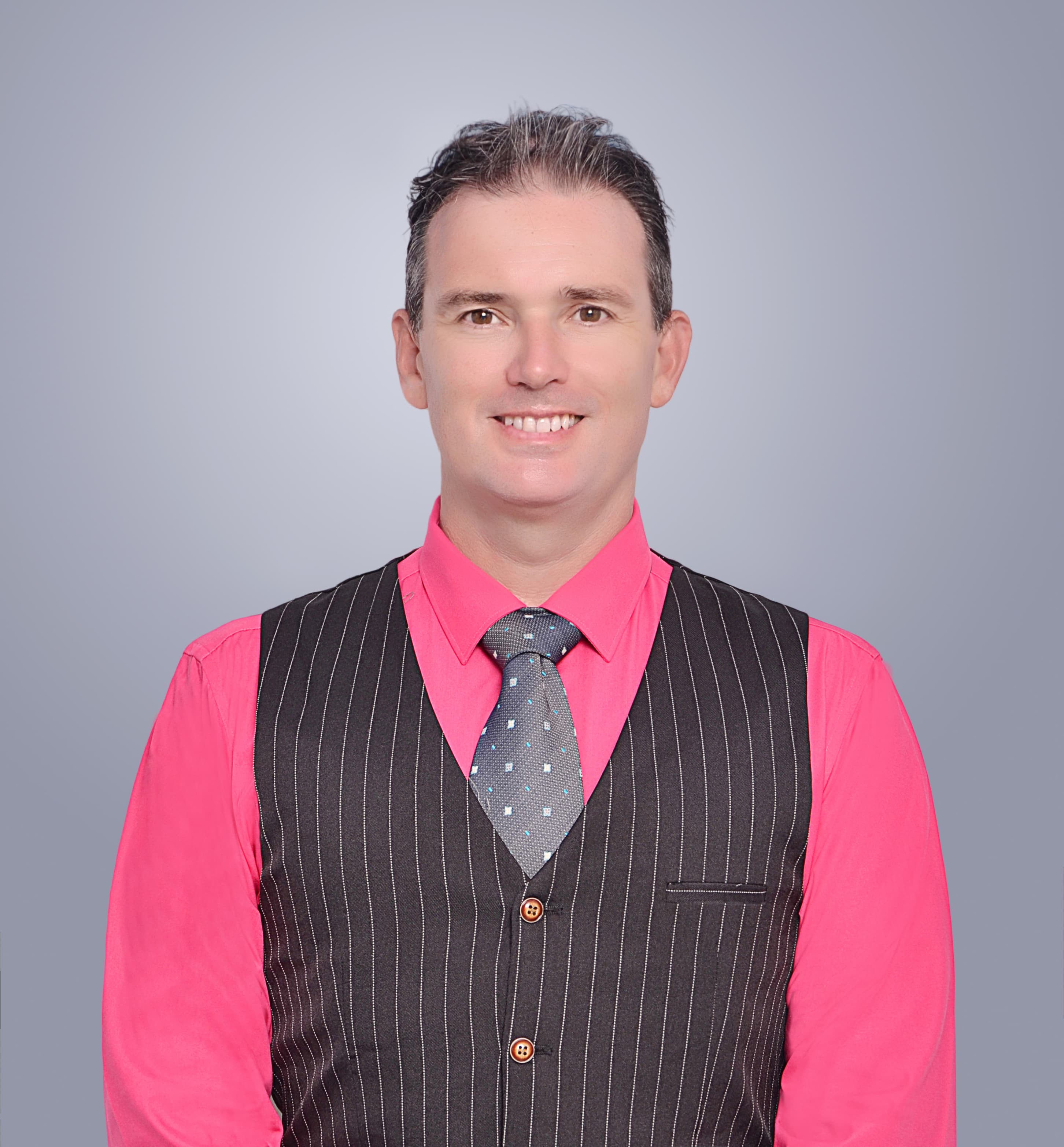 Stephen Whitehead, Economics tutor in Qingdao, China
